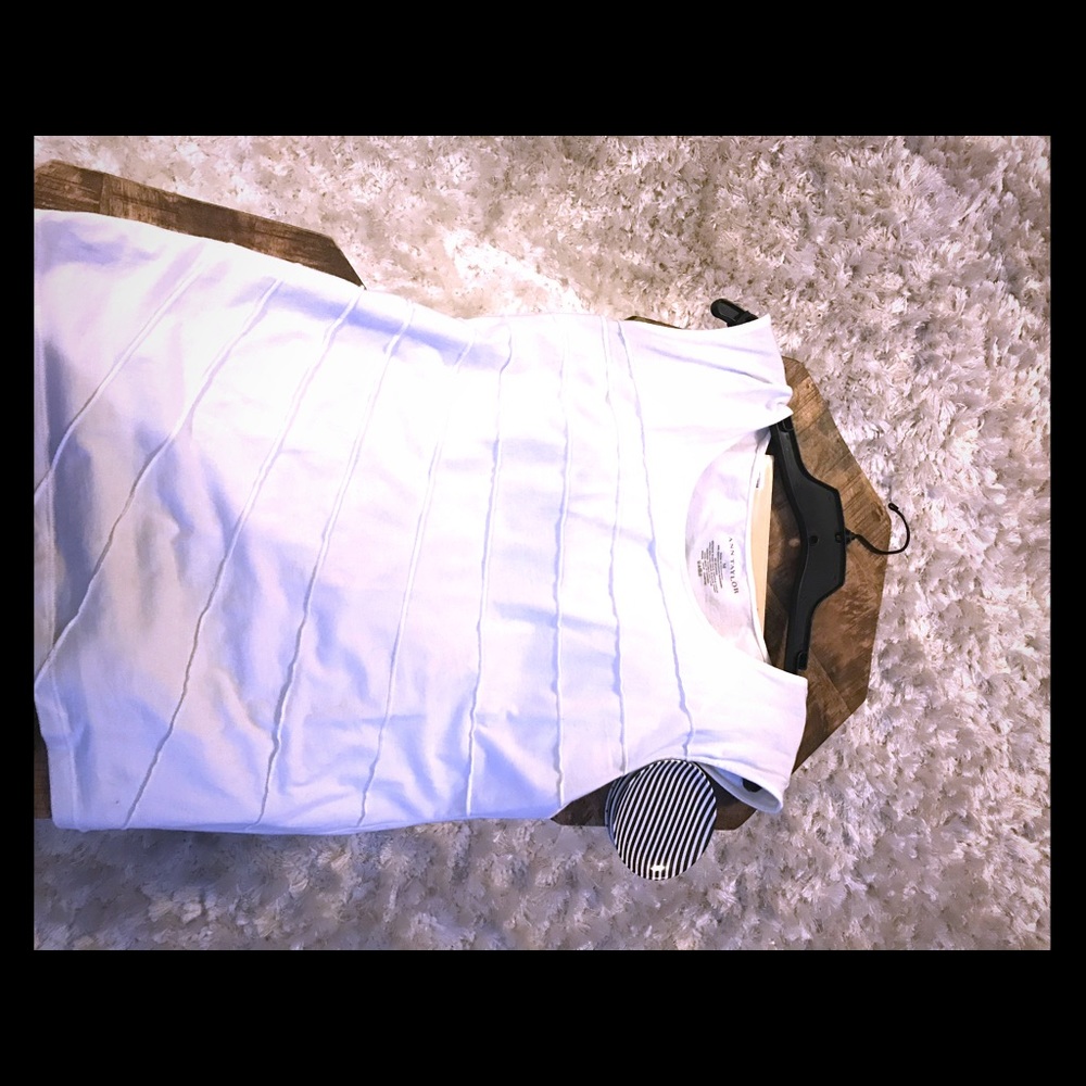 White tank with horizontal trim